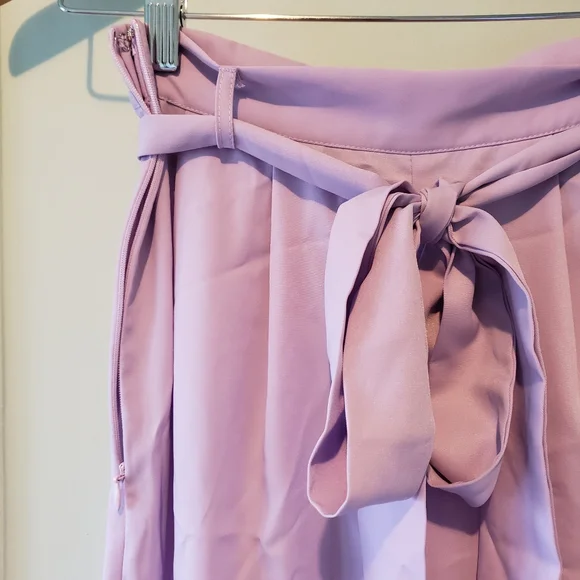 💜 2/$10 Lilac dress pants - Picture 4 of 5